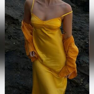 Rumored Monroe Midi Dress